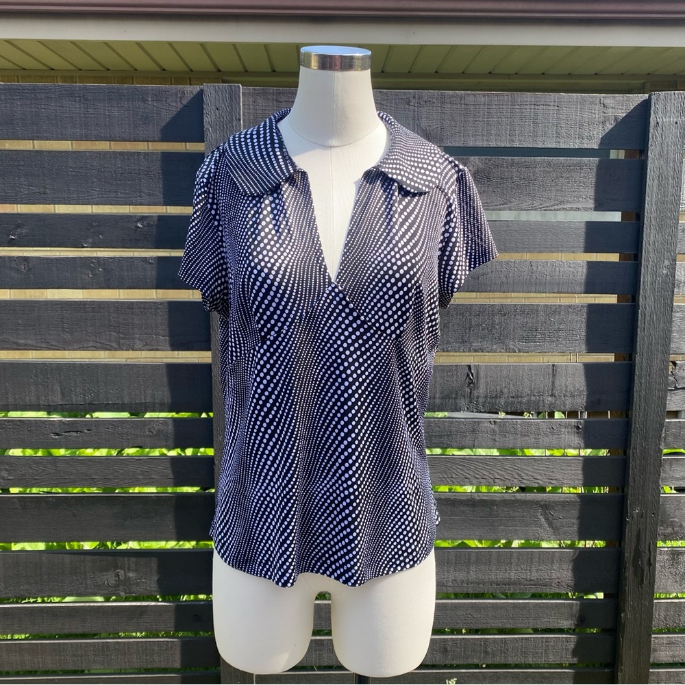 2000s Collared Brittany Black Polkadot Short Sleeve Top